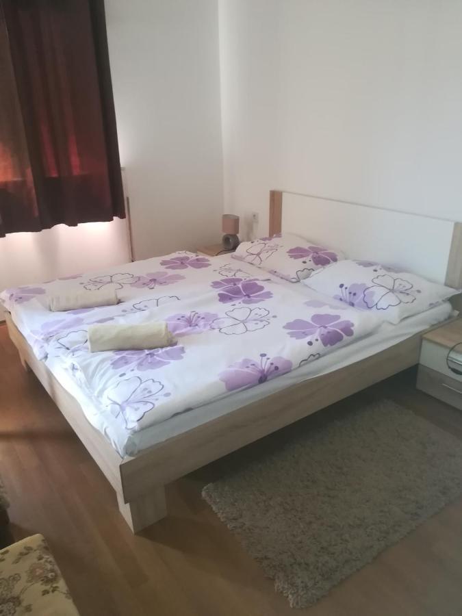 Apartments Ivanka Стон Екстериор снимка